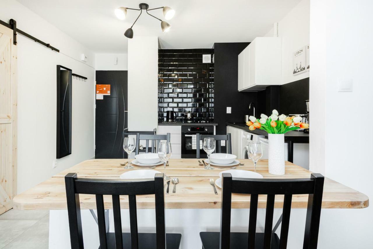 First Central Apartments By Noclegi Renters Varsavia Esterno foto